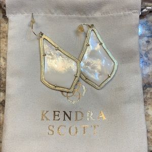Kendra Scott earnings